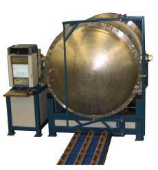 Machine pour le contrôle d'étanchéité à l'hélium pour de pièces moulées en aluminium pour des interrupteurs SF6